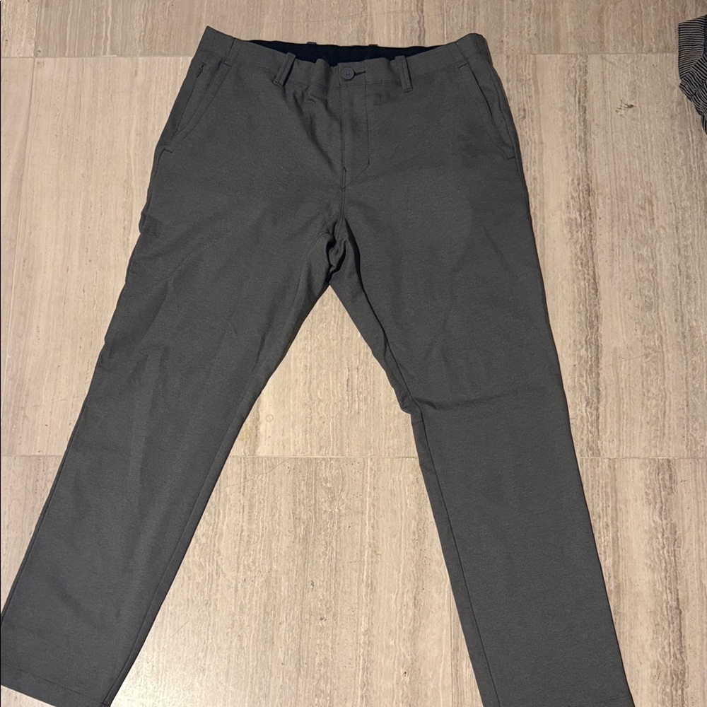 Tommy Bahama Men’s Gray Performance Chino Pants Stretch Golf Casual